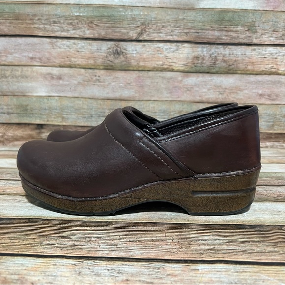 Dansko Shoes - Dansko Brown Leather Nursing Clogs